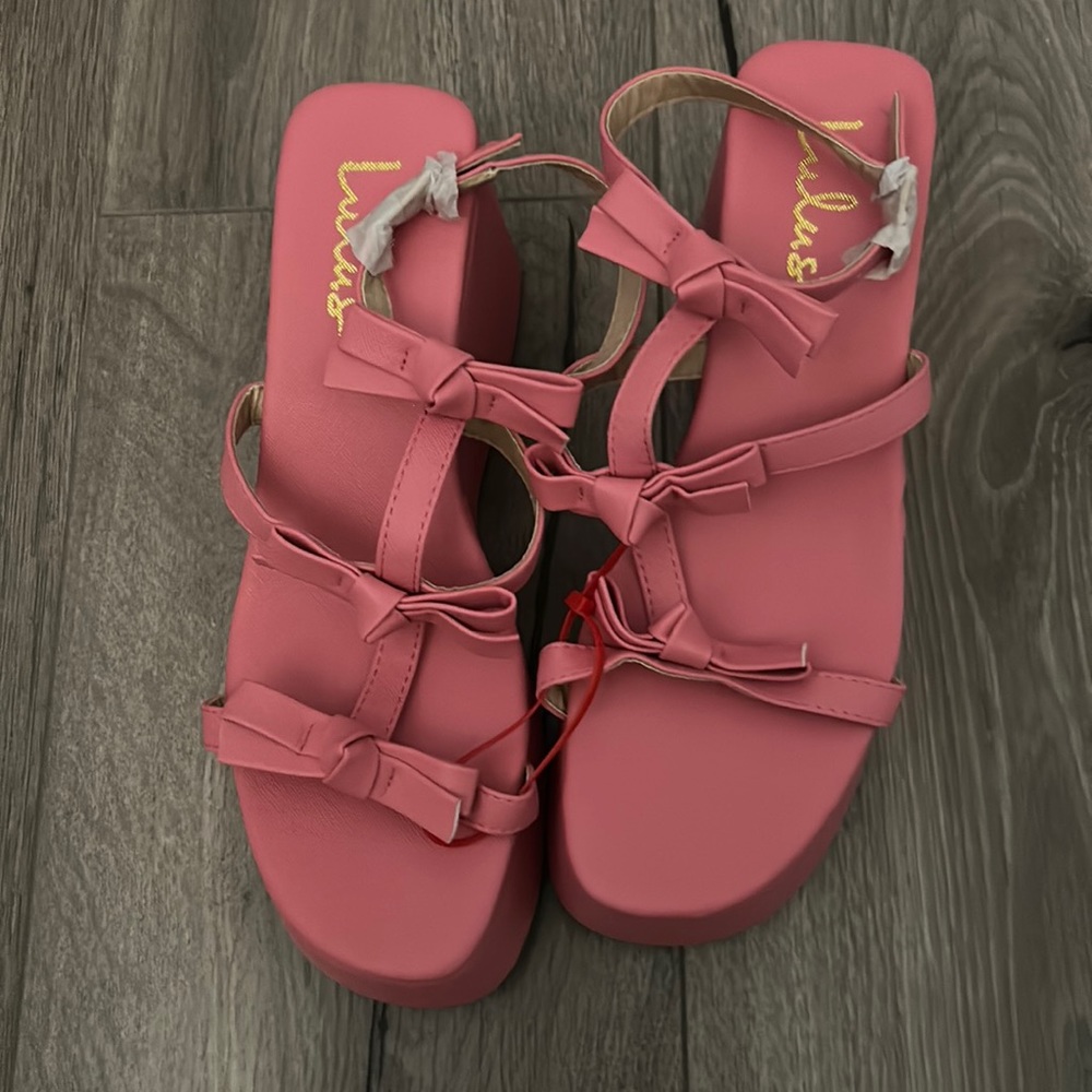 Lulu’s Pink Bow Wedges Brand New!